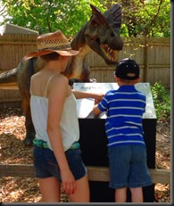 Zoo_May 2013_dino_kids